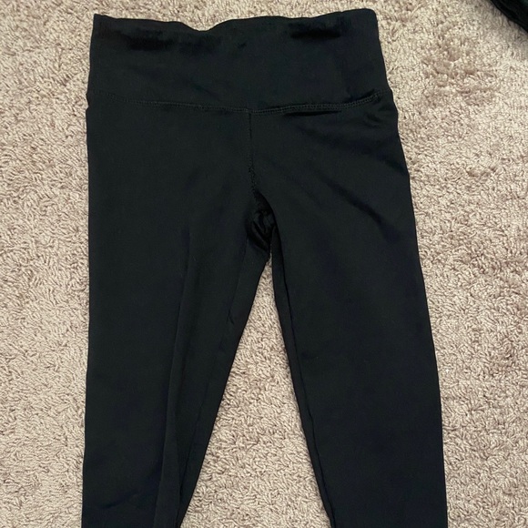Black Capri 3/4 leggings - Picture 2 of 2